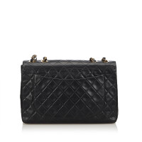 Chanel Classic Flap Bag Maxi aus Leder in Schwarz