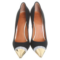 Givenchy Pumps mit Metall-Details