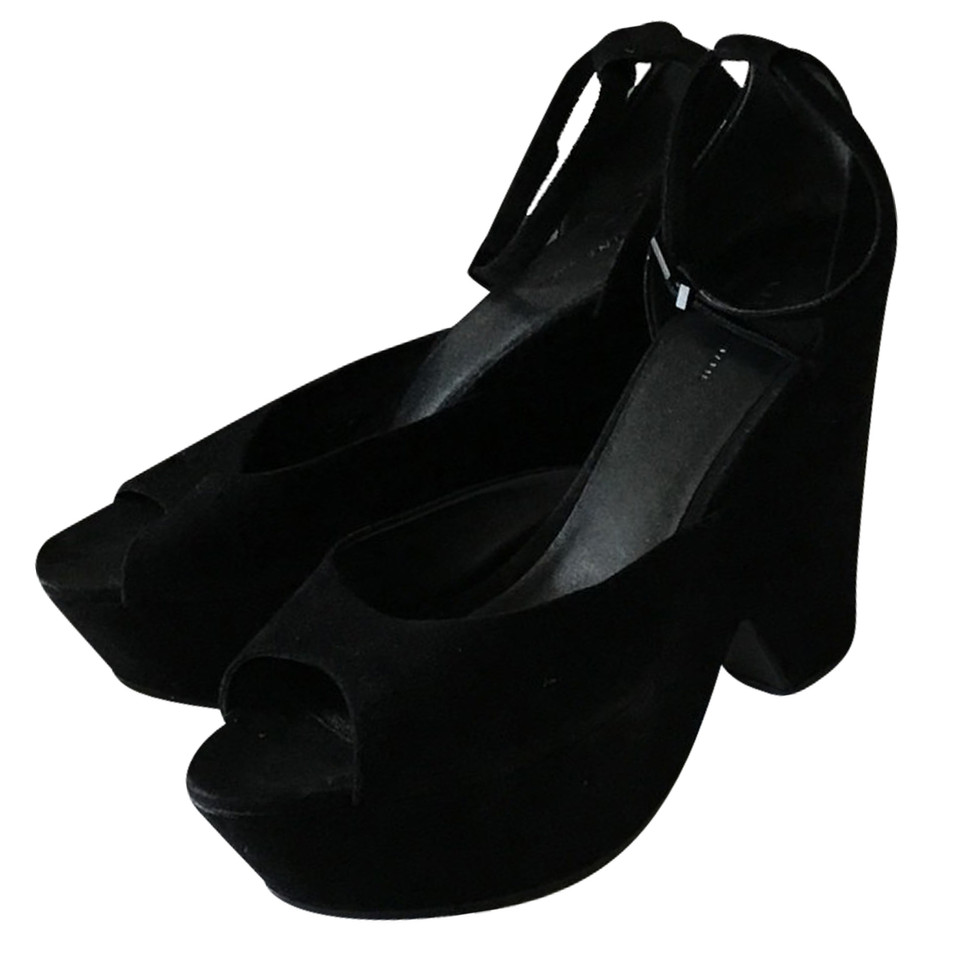 Céline Peep-toes in black