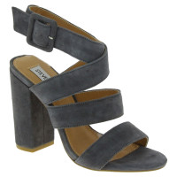 Steve Madden Sandali in Pelle scamosciata in Grigio