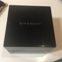 Givenchy regarder