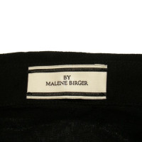 By Malene Birger Mouwloze blouse in zwart / wit