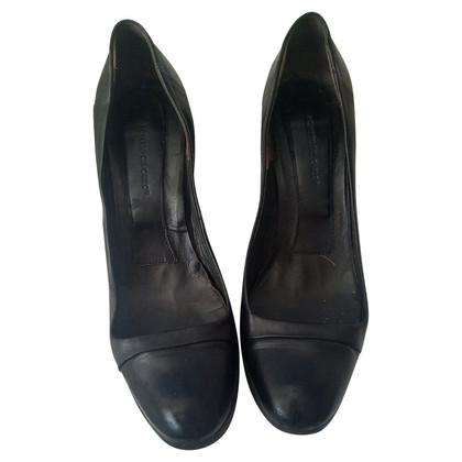 Roberto del Carlo Pumps/Peeptoes Leather in Black