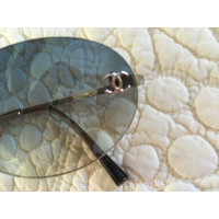 Chanel Des lunettes de soleil