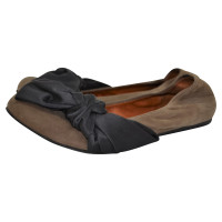 Lanvin Slippers/Ballerina's Suède in Taupe