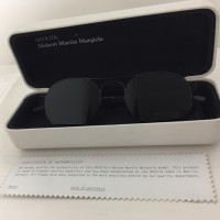 Maison Martin Margiela des lunettes de soleil