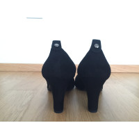 Stuart Weitzman Pumps aus Wildleder