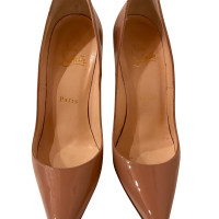 Christian Louboutin So Kate aus Lackleder in Nude