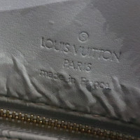 Louis Vuitton Houston aus Lackleder in Khaki