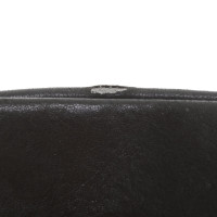 Miu Miu Handtasche aus Leder in Schwarz