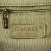 Chanel Schultertasche in Grau/Weiß