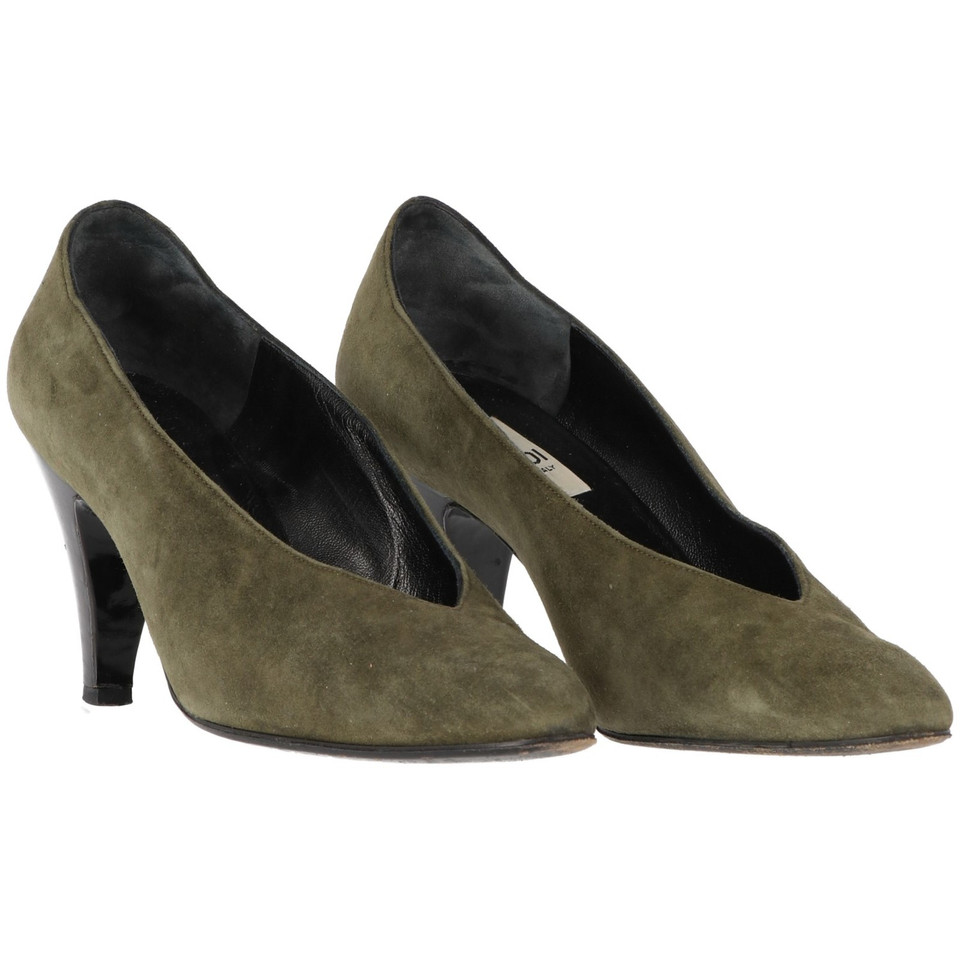 Fendi pumps suede