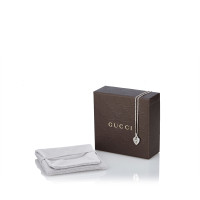Gucci Collier de couleur argent avec pendentif