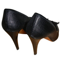 Moschino Cheap And Chic Peeptoes in Schwarz