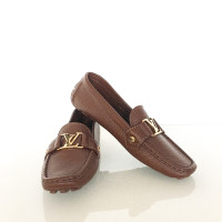 Louis Vuitton Loafer in bruin