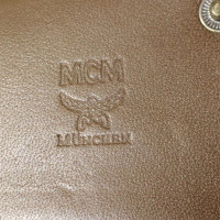 Mcm clutch dans le regard de reptile