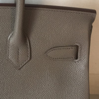 Hermès Birkin Bag 30 aus Leder in Grau