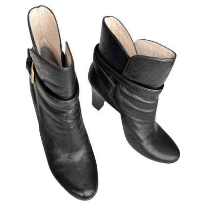 Prada Stiefel aus Leder in Schwarz
