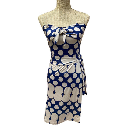 Diane Von Furstenberg Kleid aus Seide in Blau