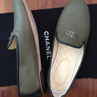 Chanel Moccasins color green olives