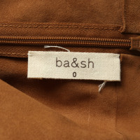 Bash Kleid aus Leder in Braun