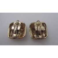 Nina Ricci Gold plated earrings.