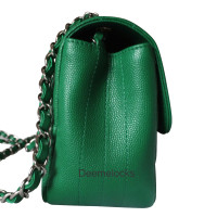 Chanel Classic Flap Bag Mini Square aus Leder in Grün