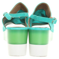 Moschino Love Sandalen aus Wildleder in Grün