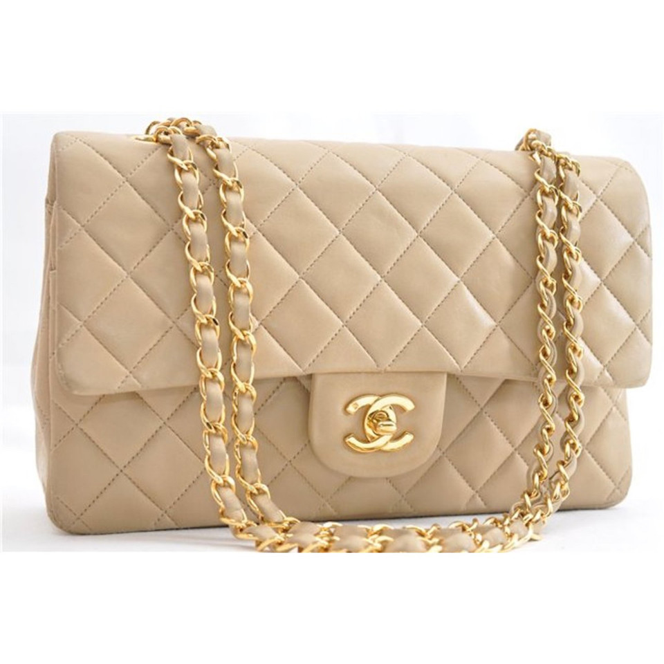 Chanel Classic Flap Bag Medium en Beige