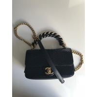 Chanel Classic Flap Bag New Mini aus Leder in Blau
