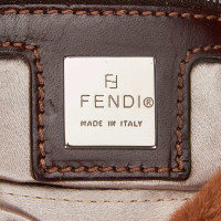 Fendi Baguette Bag Micro in Pelliccia in Marrone