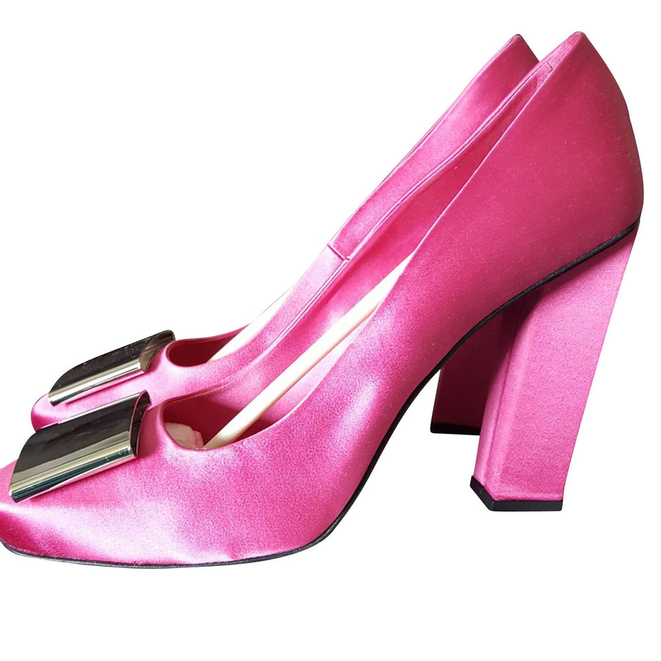 Roger Vivier Sandales en Cuir en Fuchsia