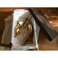Louis Vuitton Gouden sandalen