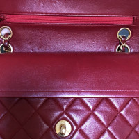 Chanel Classic Flap Bag Small in Pelle in Rosso