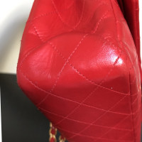 Chanel Classic Flap Bag Medium aus Leder in Rot