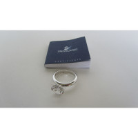 Swarovski Silberfarbener Ring mit Stein