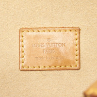 Louis Vuitton Manhattan Canvas in Brown
