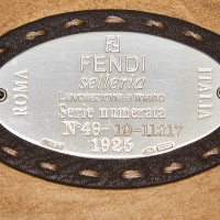 Fendi Baguette Bag Micro aus Leder in Braun