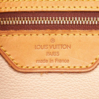 Louis Vuitton "Bucket GM Monogram Canvas"