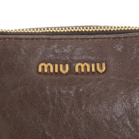 Miu Miu Handtasche aus Leder in Taupe