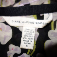 Diane Von Furstenberg Silk skirt with floral print