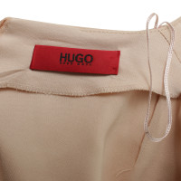 Hugo Boss Si veste di rosa