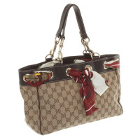 Gucci Handtasche mit Seidentuch