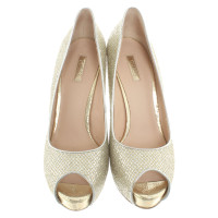 Guess Pumps/Peeptoes in Gold