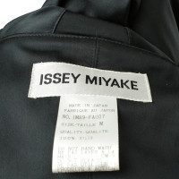 Issey Miyake Long manteau avec col châle