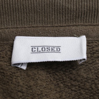 Closed Sweater with velvet lettering