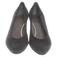 Stuart Weitzman Pumps/Peeptoes aus Wildleder in Blau