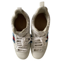 Gucci Sneakers aus Leder in Weiß