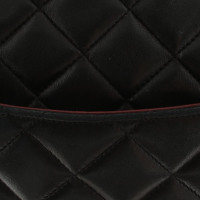 Chanel sac à main matelassé en noir