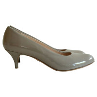 Bally pumps made of gray patent leather